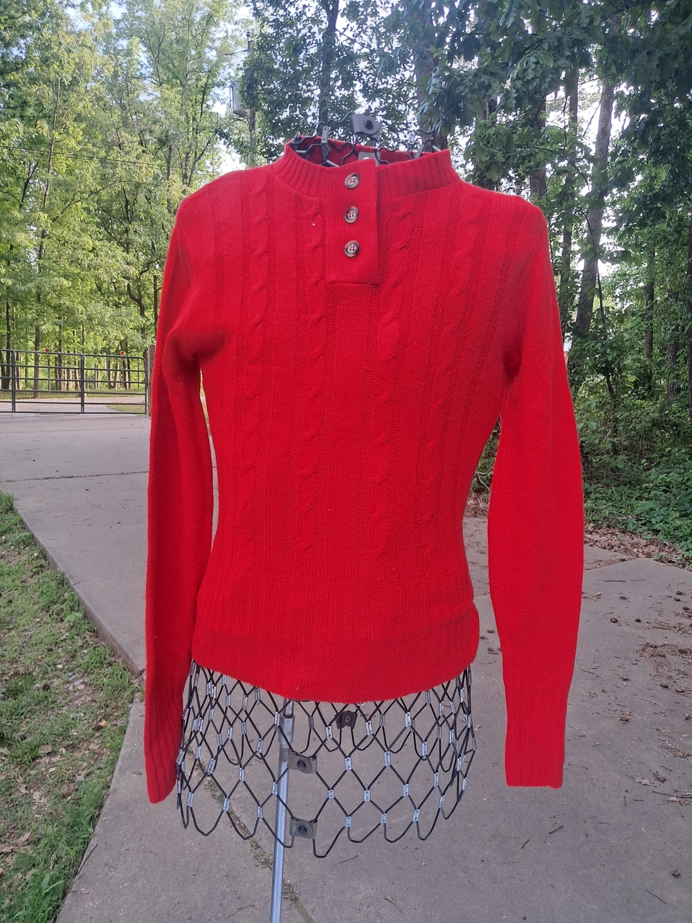 1970sRed Cable-Knit Button Mock Neck Sweater